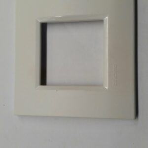 BTICINO LNA4802BI Placca BTICINO Living Light per scatola tonda plastica bianca 2 posti