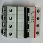ABB S598645 Interruttore magnetotermico automatico ABB  4P C10 4,5kA