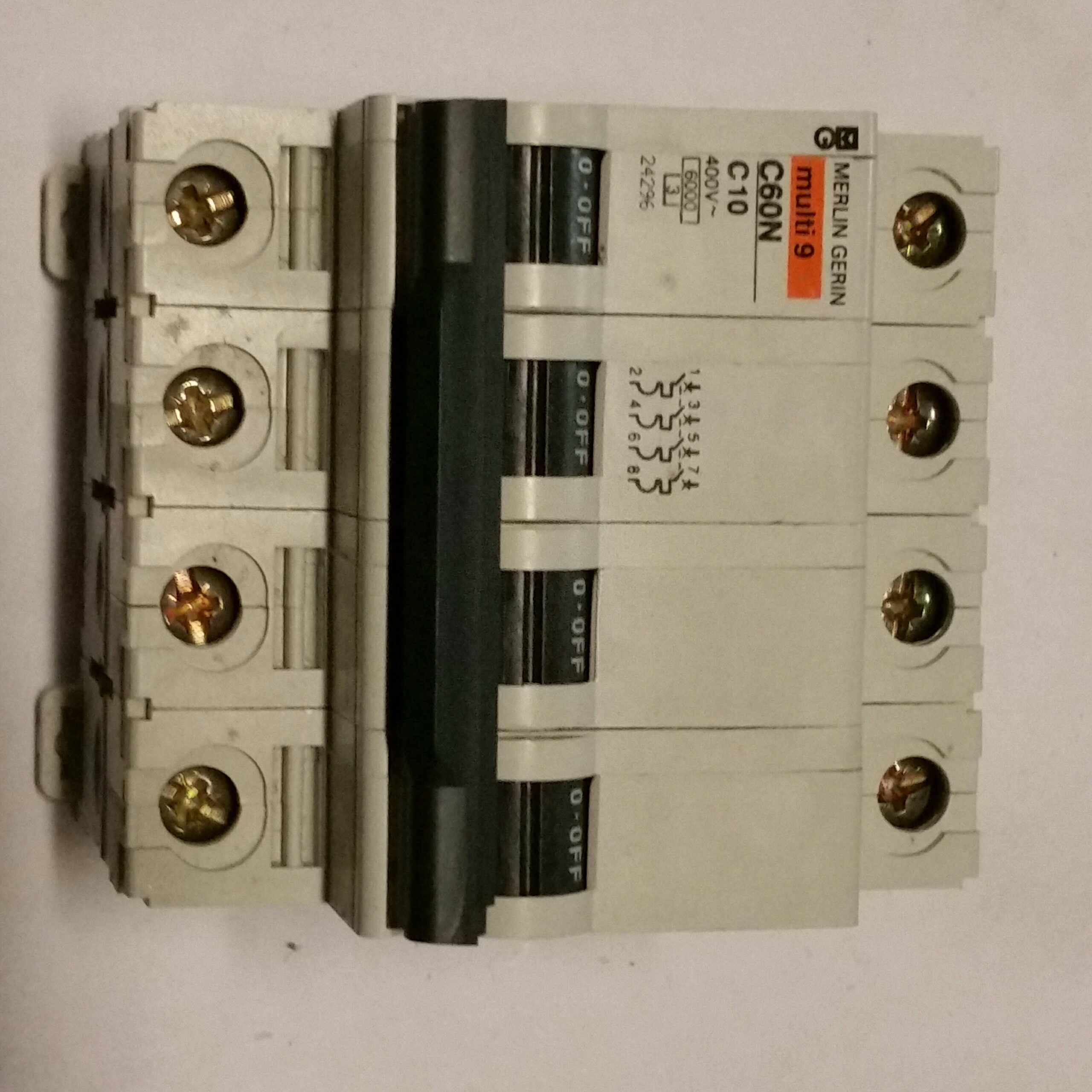 MERLIN GERIN SCHNEIDER 24296 Interruttore magnetotermico MERLIN GERIN C60N 10A 6kA 4 poli