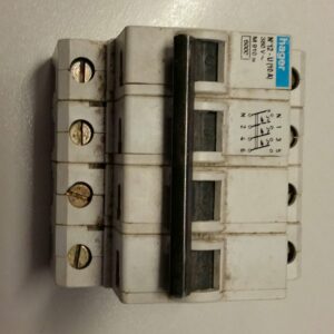 MERLIN GERIN SCHNEIDER MCA410 Interruttore magnetotermico automatico MERLIN GERIN SCHNEIDER ER 10A 6kA 4 poli
