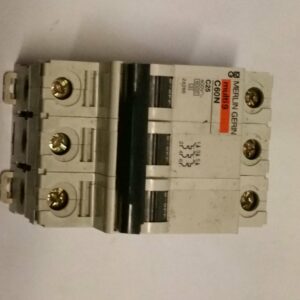 MERLIN GERIN SCHNEIDER 24286 interruttore magnetotermico MERLIN GERIN C60N C20 6kA 6kA 3P