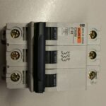 MERLIN GERIN SCHNEIDER 24290 Interruttore magnetotermico MERLIN GERIN C60N C63 6kA 3 poli