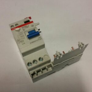 ABB B427967 ABB  interruttore differenziale  25A 3P per barra din
