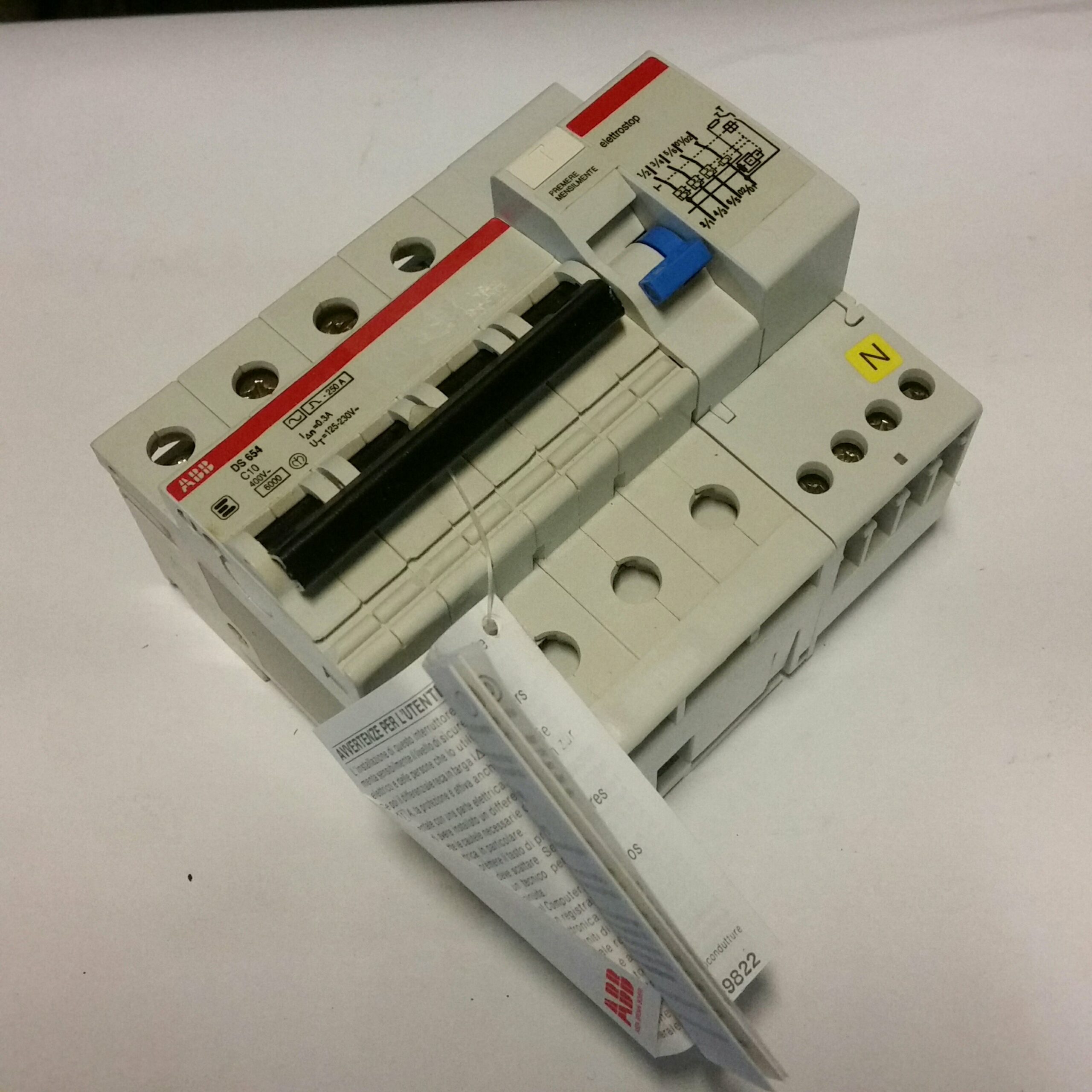 ABB DS654 4x10A interruttore magnetotermico differenziale 4x10A