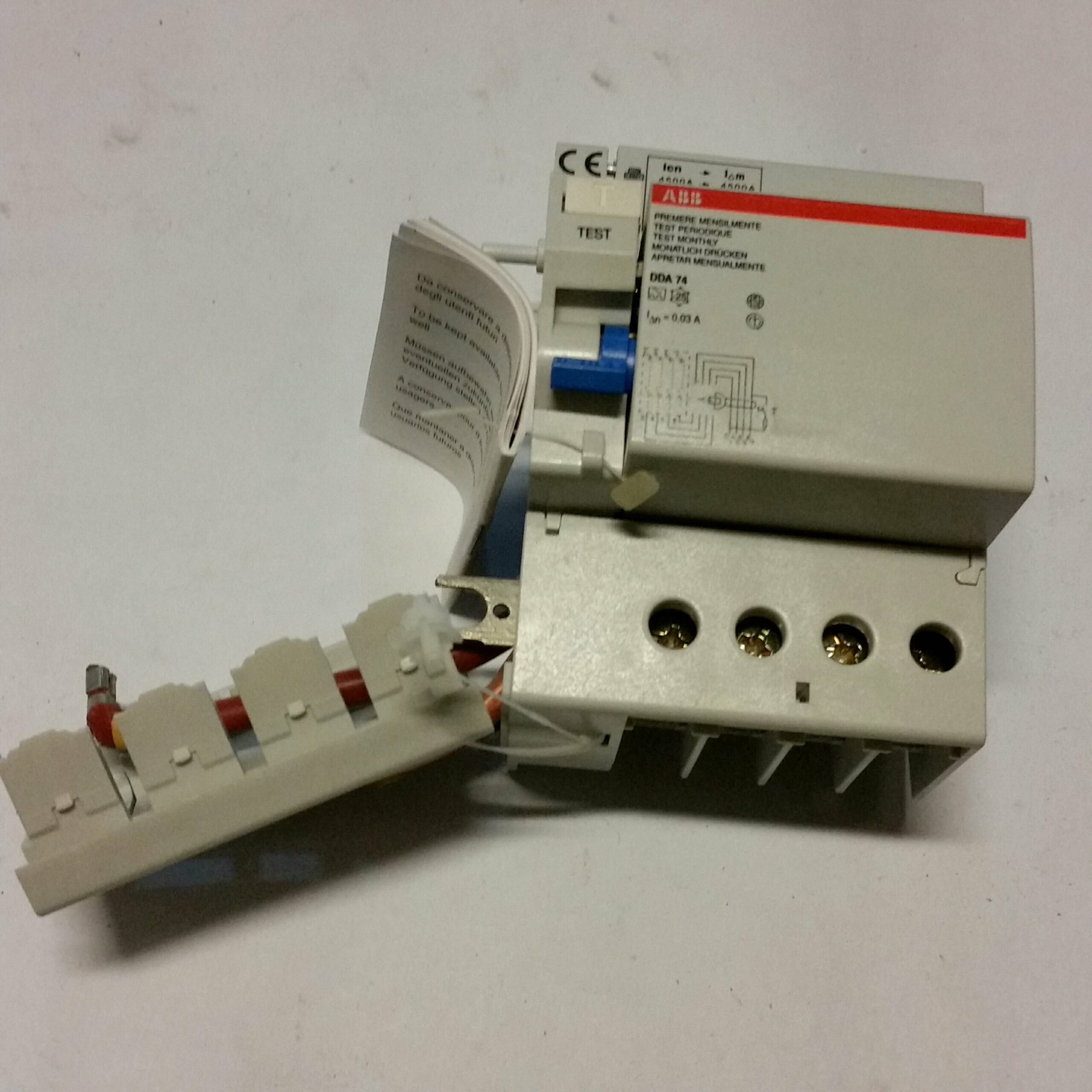 ABB EY 915 1 Blocco differenziale ABB max 63A 0,03A