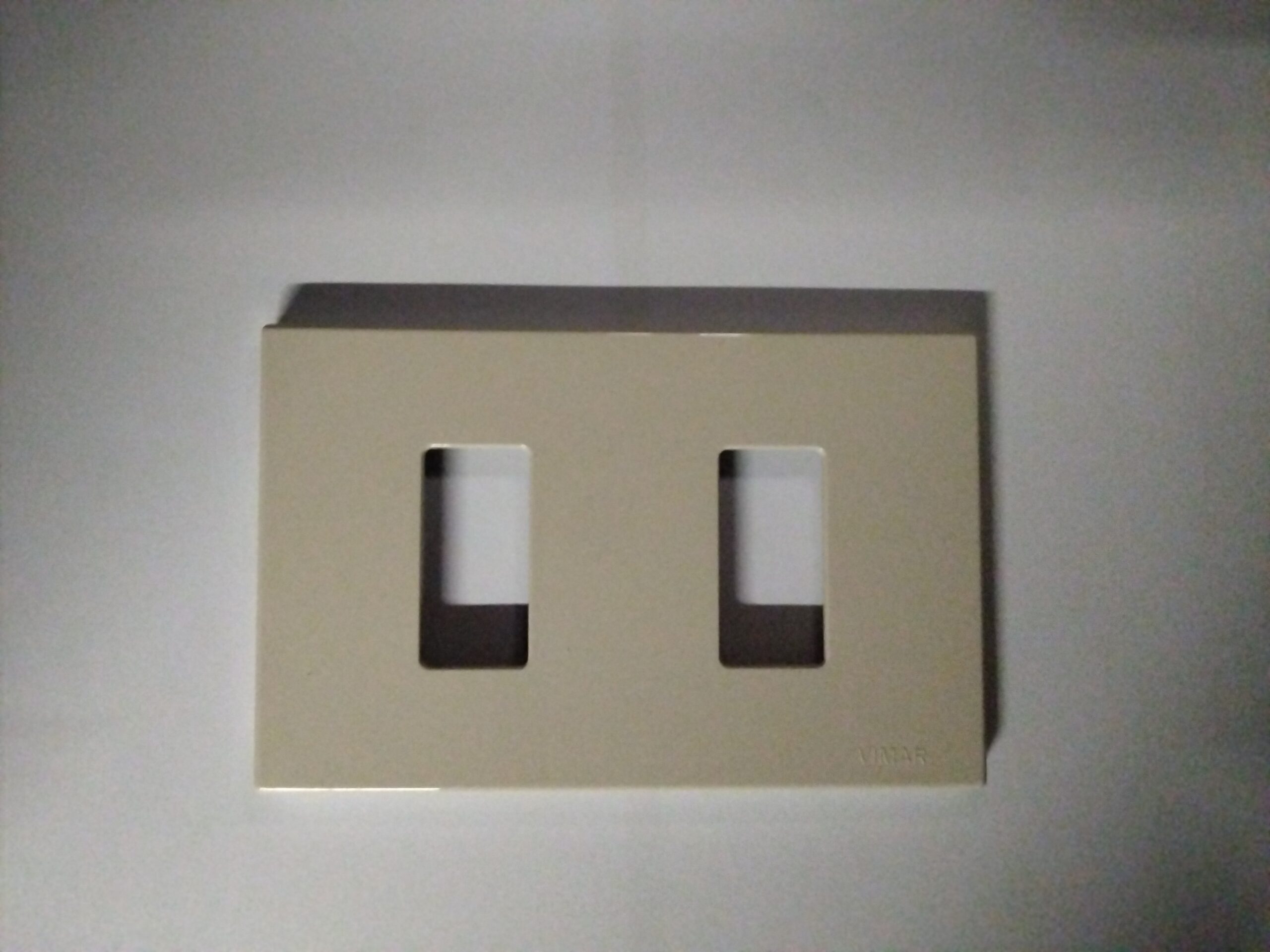 VIMAR 08636.A Placca Vimar, serie 8000 avorio, 2 posti. - immagine 2