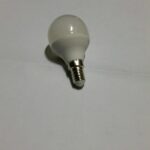 Lampadina sfera a luce calda