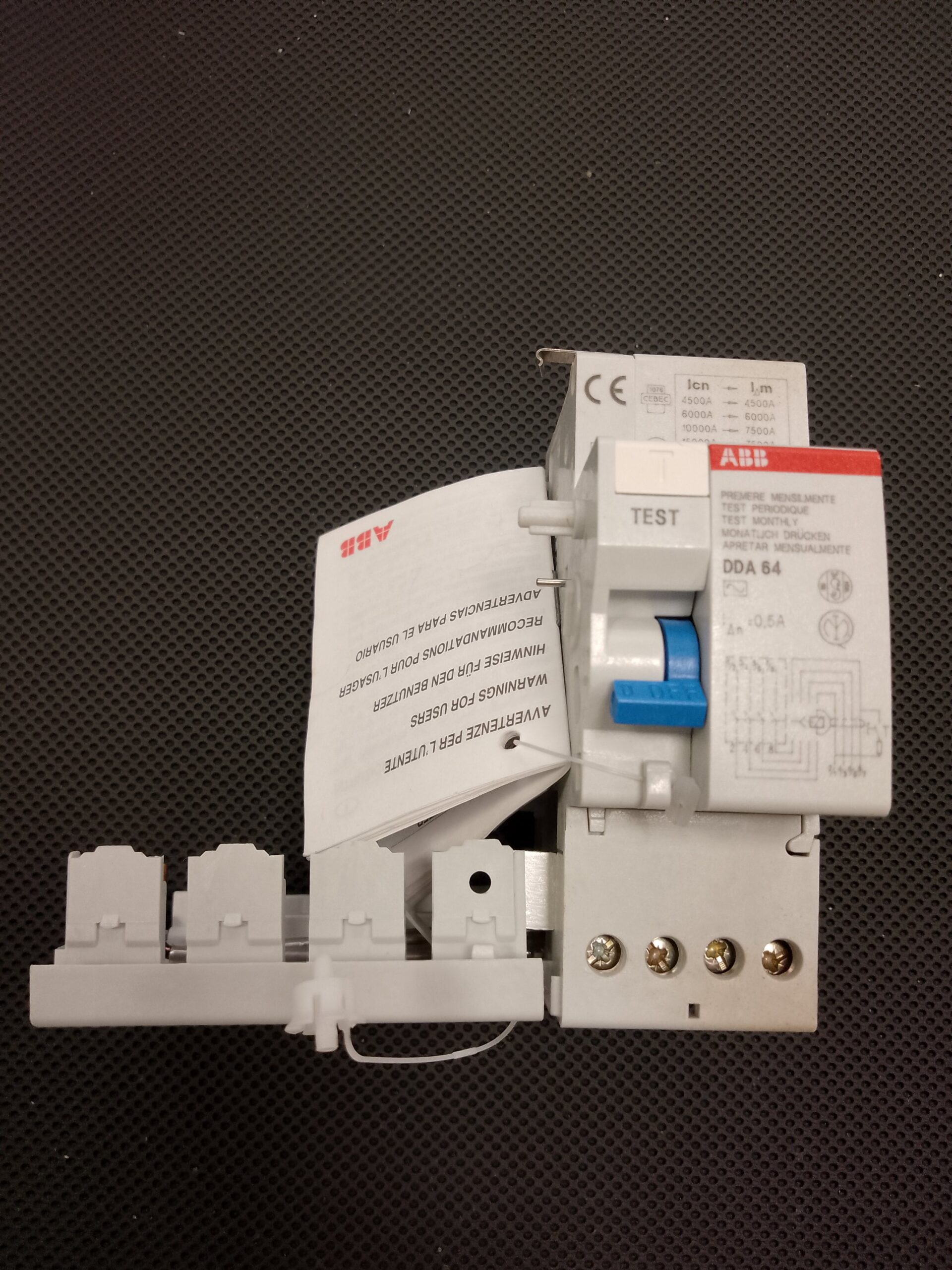 BLOCCO DIFFERENZIALE ABB DDA64 4x25A 0,5