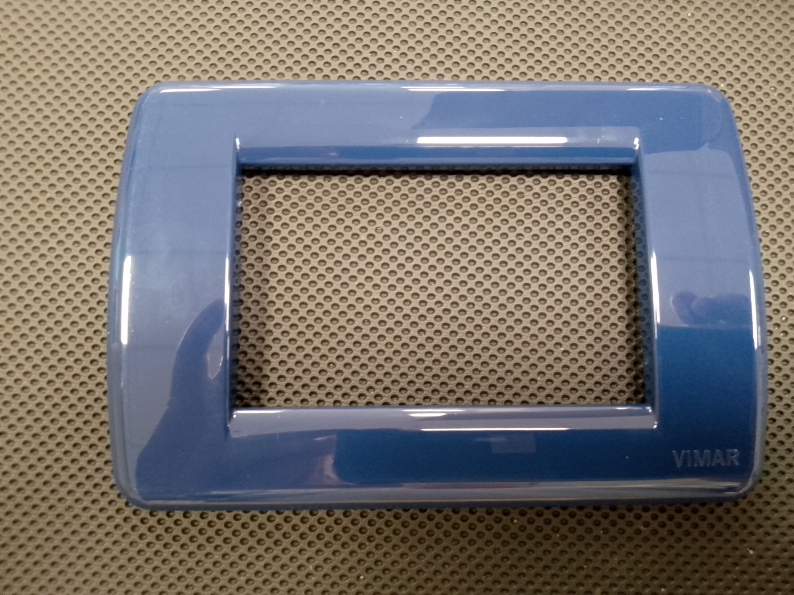 Placca VIMAR Idea Rondò VIW16763.10 in tecnopolimero blu zaffiro 3 posti