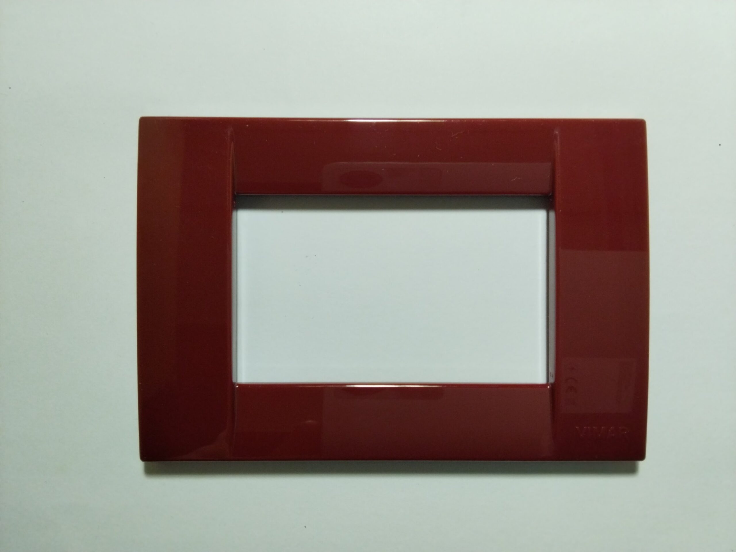 VIMAR Idea VIW16743.07 placca in tecnopolimero rosso rubino, 3 posti.