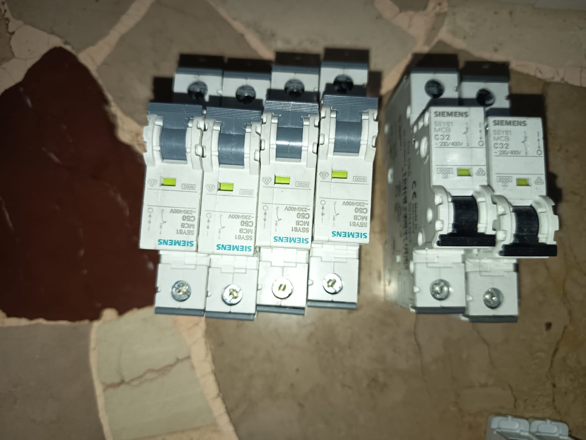 Set di interruttori automatici SIEMENS