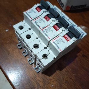 Set di interruttori automatici Bticino