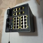 Switch Cisco IE 2000 per reti industriali. Dispone di 16 porte Ethernet