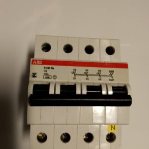 INTERRUTTORE AUTOMATICO