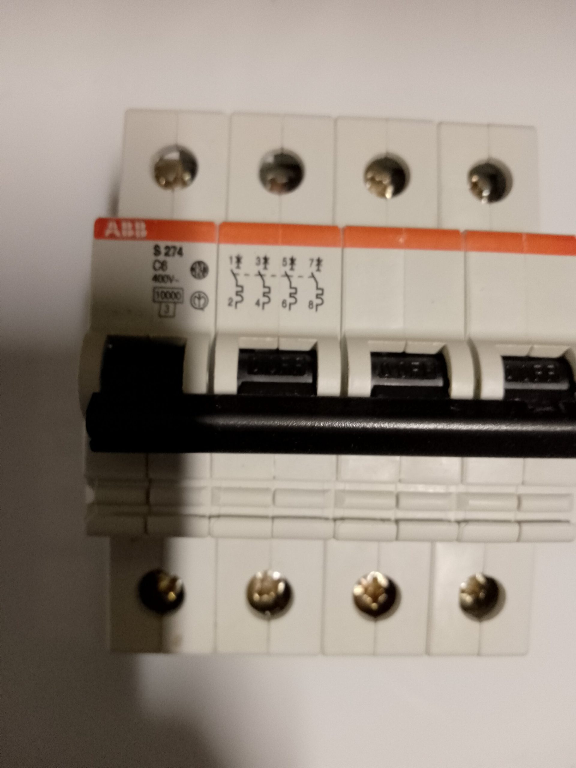 INTERRUTTORE AUTOMATICO ABB
