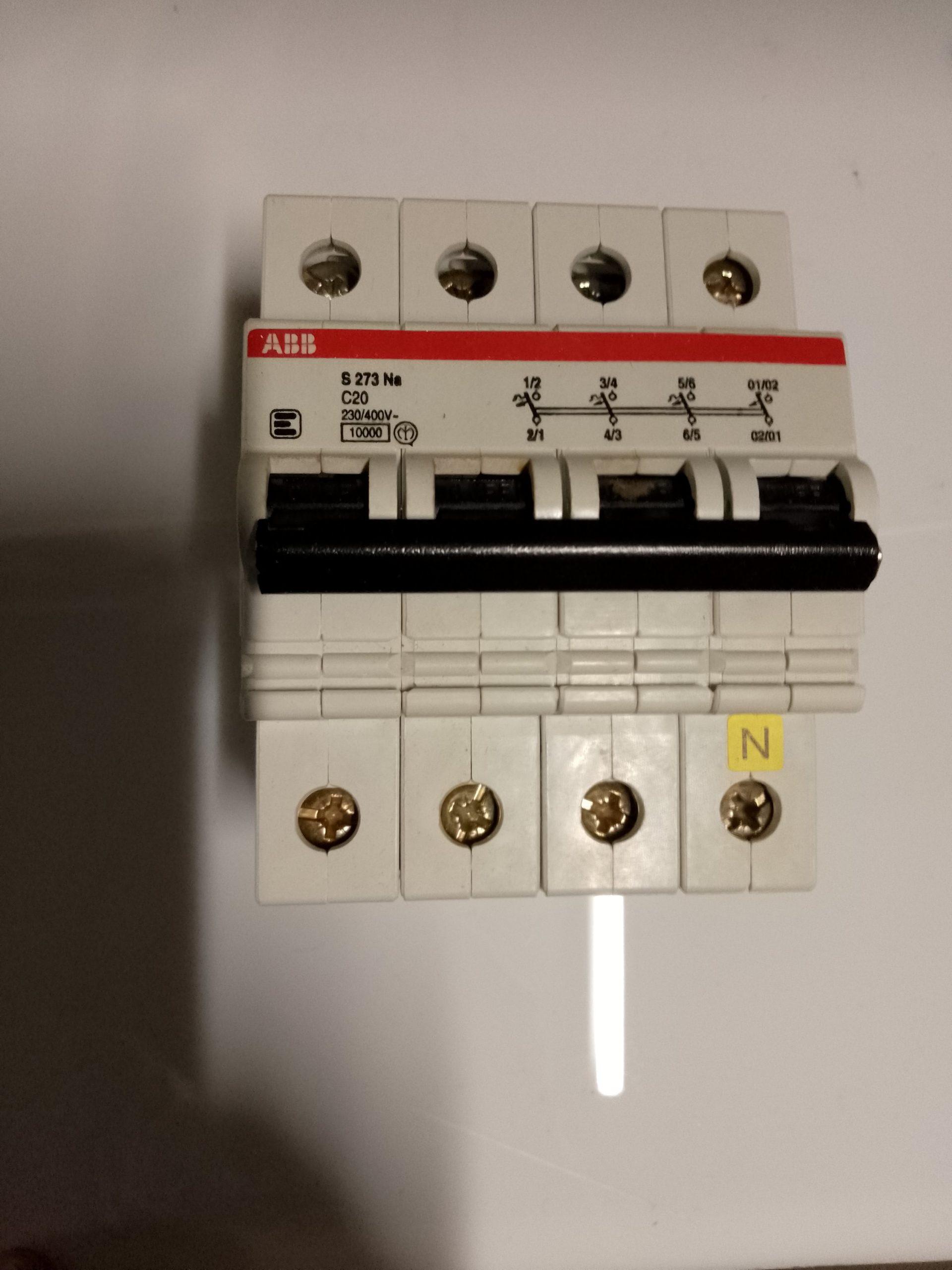 INTERRUTTORE AUTOMATICO ABB