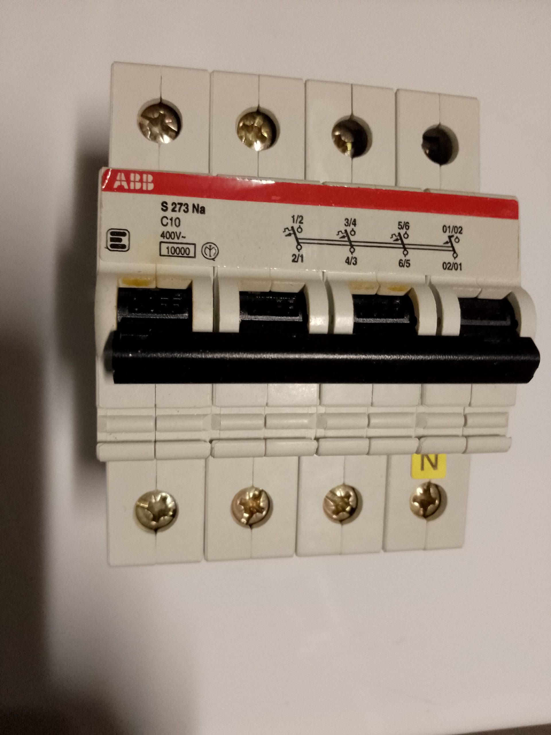 INTERRUTTORE AUTOMATICO ABB